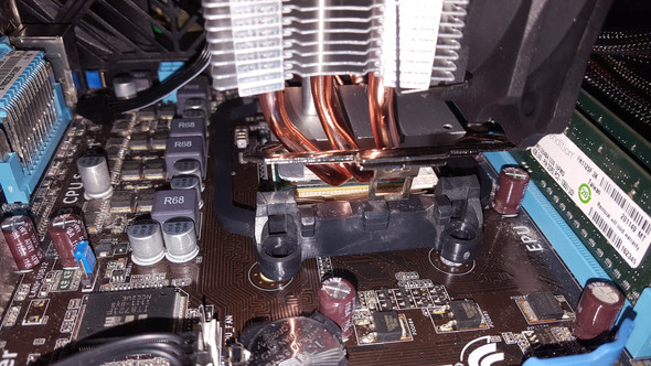 - (PC, Montage, CPU Kühler)