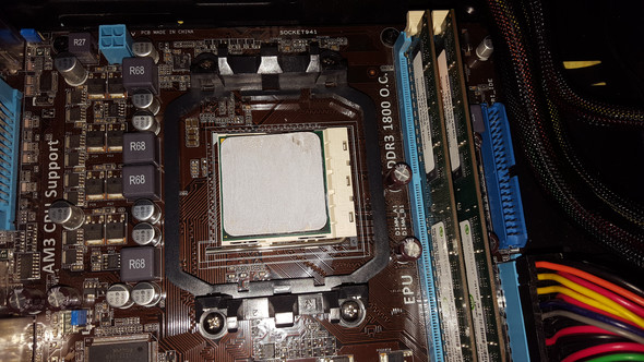 - (PC, Montage, CPU Kühler)