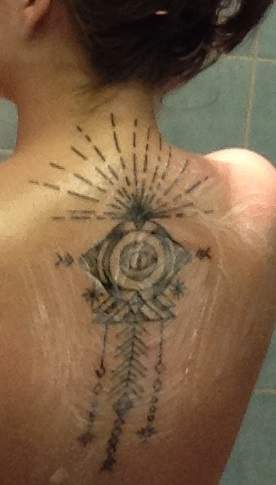 Hilfe Zur Tattoo Heilung Rucken Juckreiz Hilfe Zur Tattoo Heilung Rucken Juckreiz