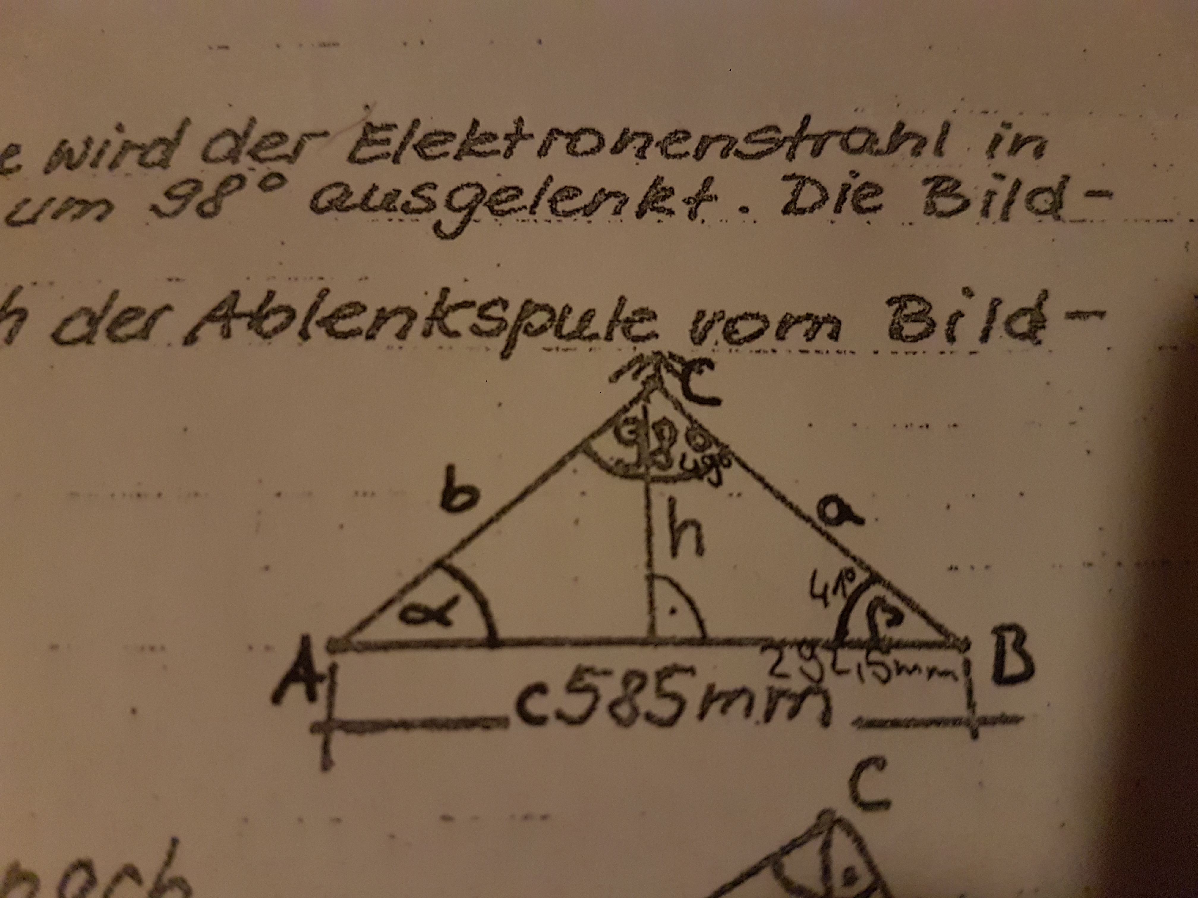 Höhe in diesem Dreieck berechnen?
