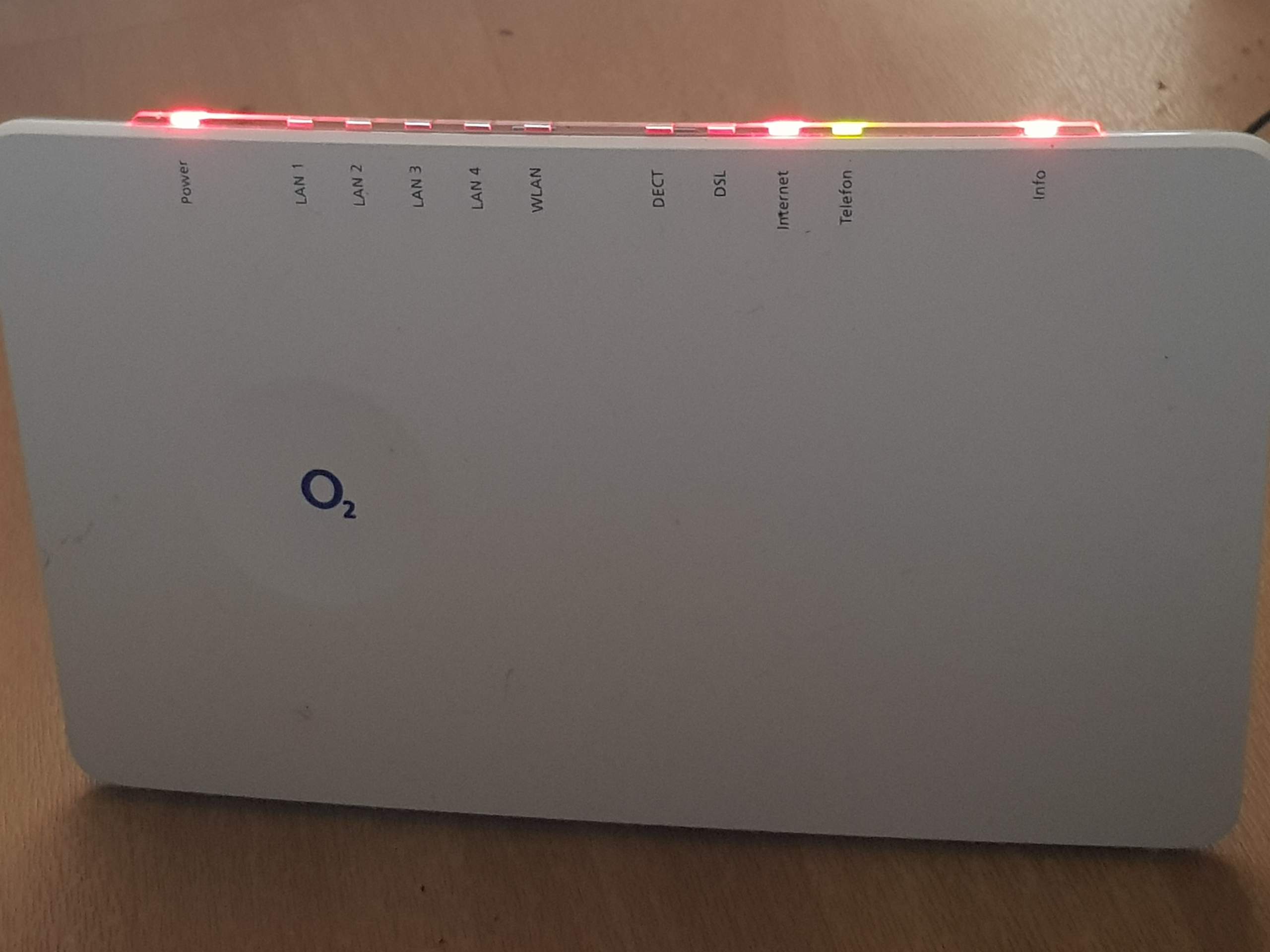 Homebox 6441 leuchtet bei Power, internet, Info rot und grün bei ...