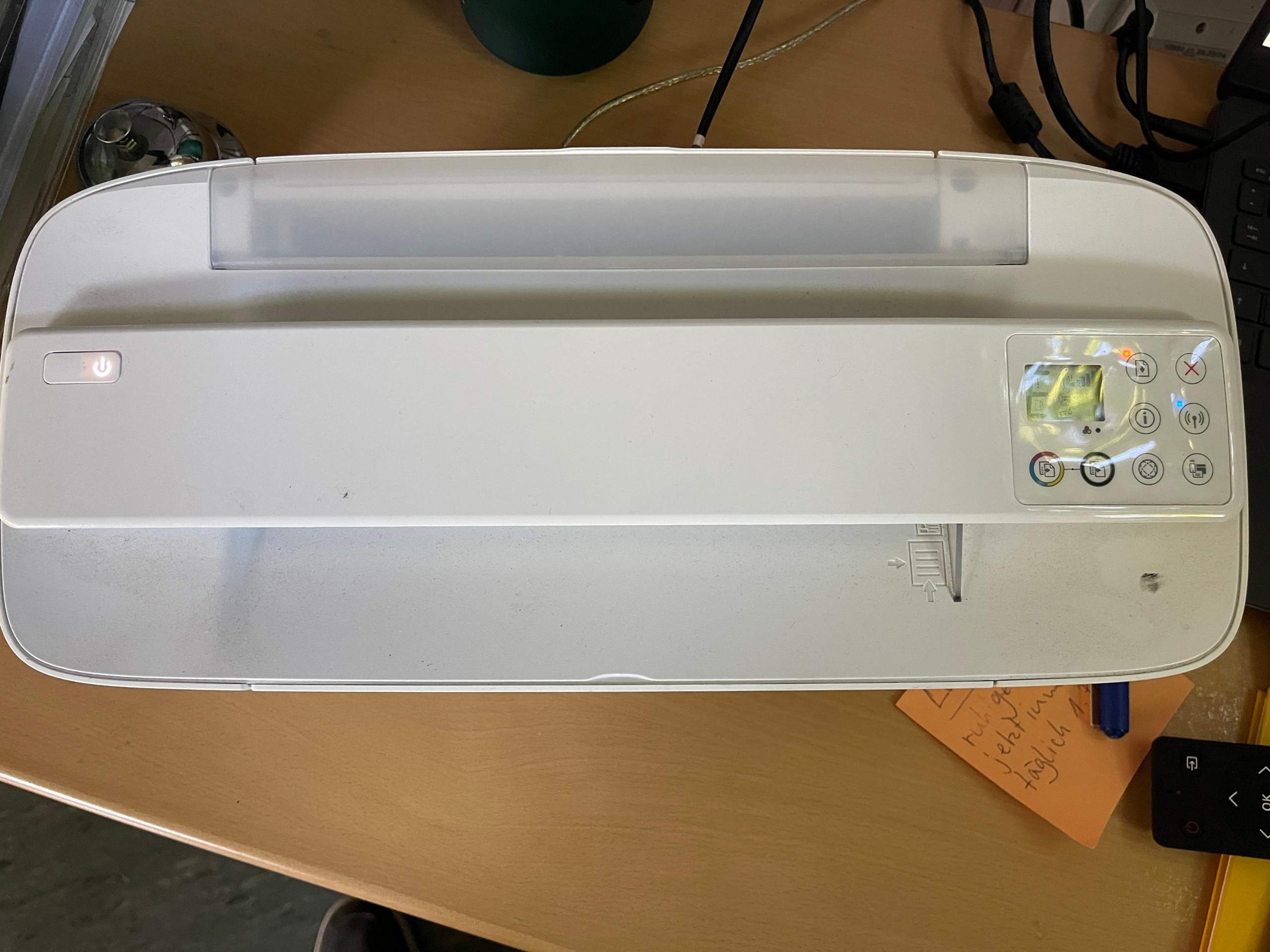 HP Deskjet 3750 alle LEDs blinken, Drucker „startet“ nicht? (Fehler, IT