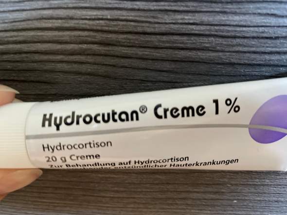 Hydrocutan Creme 1% gegen fungal acne?