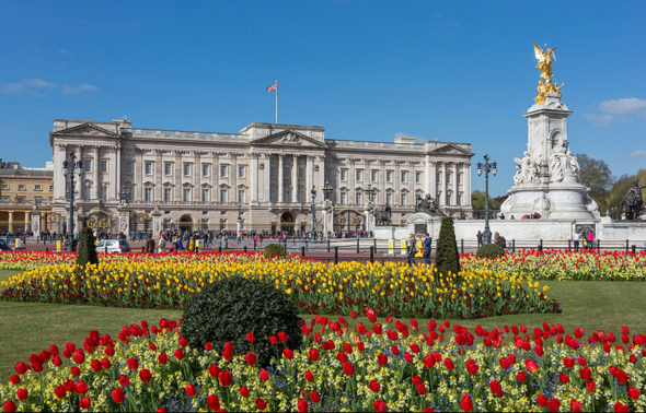Das ist der Buckingham Palace (Falls jemand den nicht kennt... :/ )  - (England, London, Buckingham Palace)