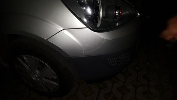 Ich Fahranfanger 18 Jahre Habe Vor Kurzem Beim Parken Einen Ford Fiesta Bj 02 Geschrammt Wie Viel Wurde Der Schaden Kosten Auto Versicherung Reparatur