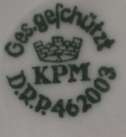 Teil von unten - (DDR, Porzellan, Keramik)