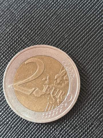 Ich habe eine 2€ münze gefunden und die schaut ein wenig eigenartig aus?