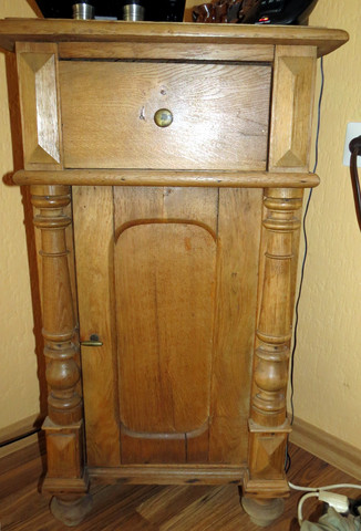Nachttischschrank - (Schrank, alte Möbel)
