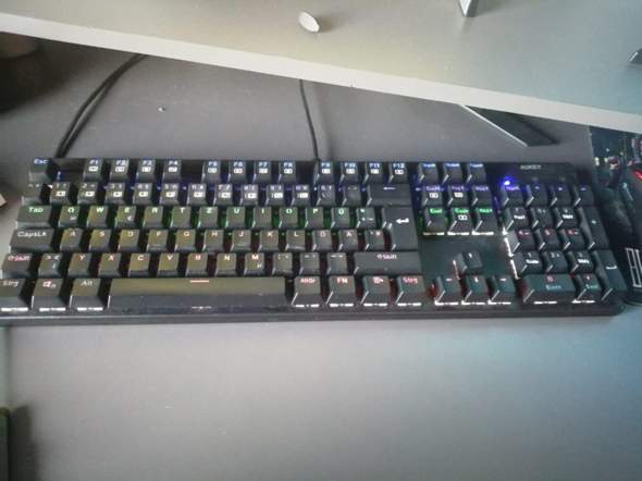 Ich Kann Auf Meiner Tastatur Kein Oe Komma Und Sz Eingeben Computer Keyboard