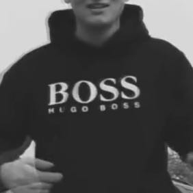 Dunkelblau (Schwarz)
BOSS
Hugo Boss aufschrift mit Kapuze - (boss, hugo)