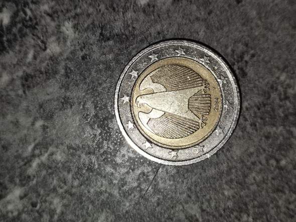 Ich würde gerne wissen, wie ich eine Fehlprägung dieser Münze nachweisen kann und ob diese Münze einen Wert unter Sammler hat?