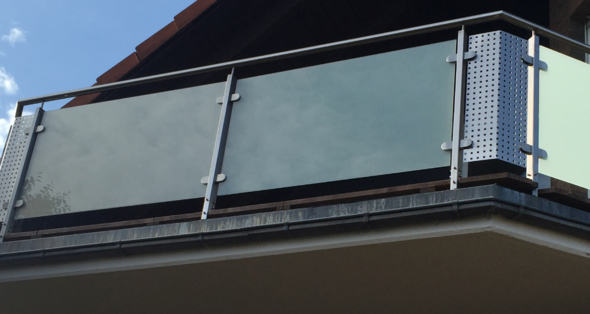 Balkon 1 - (Holz, Metall, Architektur)