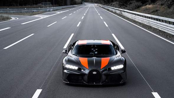 Im Bugatti mit 400 kmh über die Autobahn fahren, wie findet ihr es das es erlaubt ist?