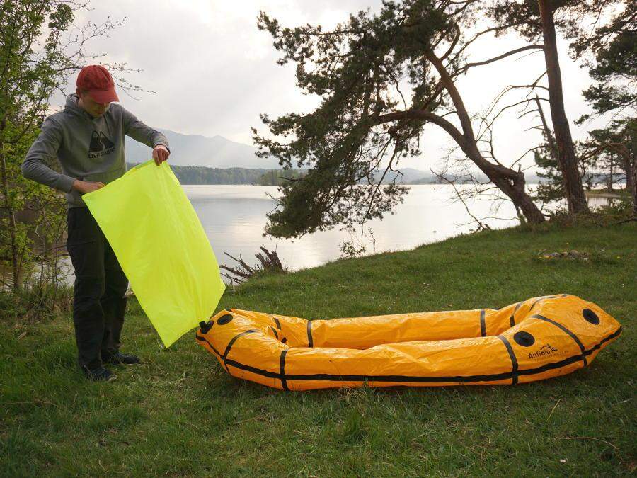 Im Schlauchboot einen runterholen? (Urlaub, Selbstbefriedigung, Luft) im schlauchboot durch die unterwelt