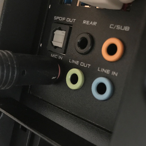 Immer wenn ich mein headset (mikrofon) bei meinem computer vorne