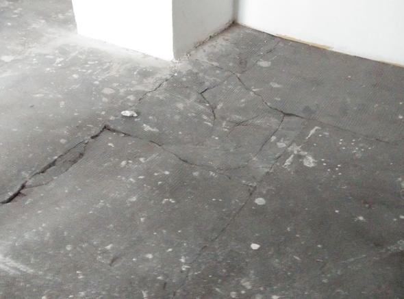 Boden Dachboden Raummitte - (Wohnung, einsturzgefahr)