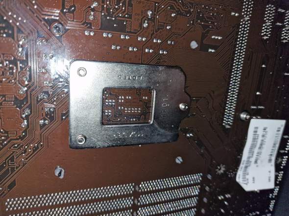 Intel CPU Kühler steckt fest, was tun?