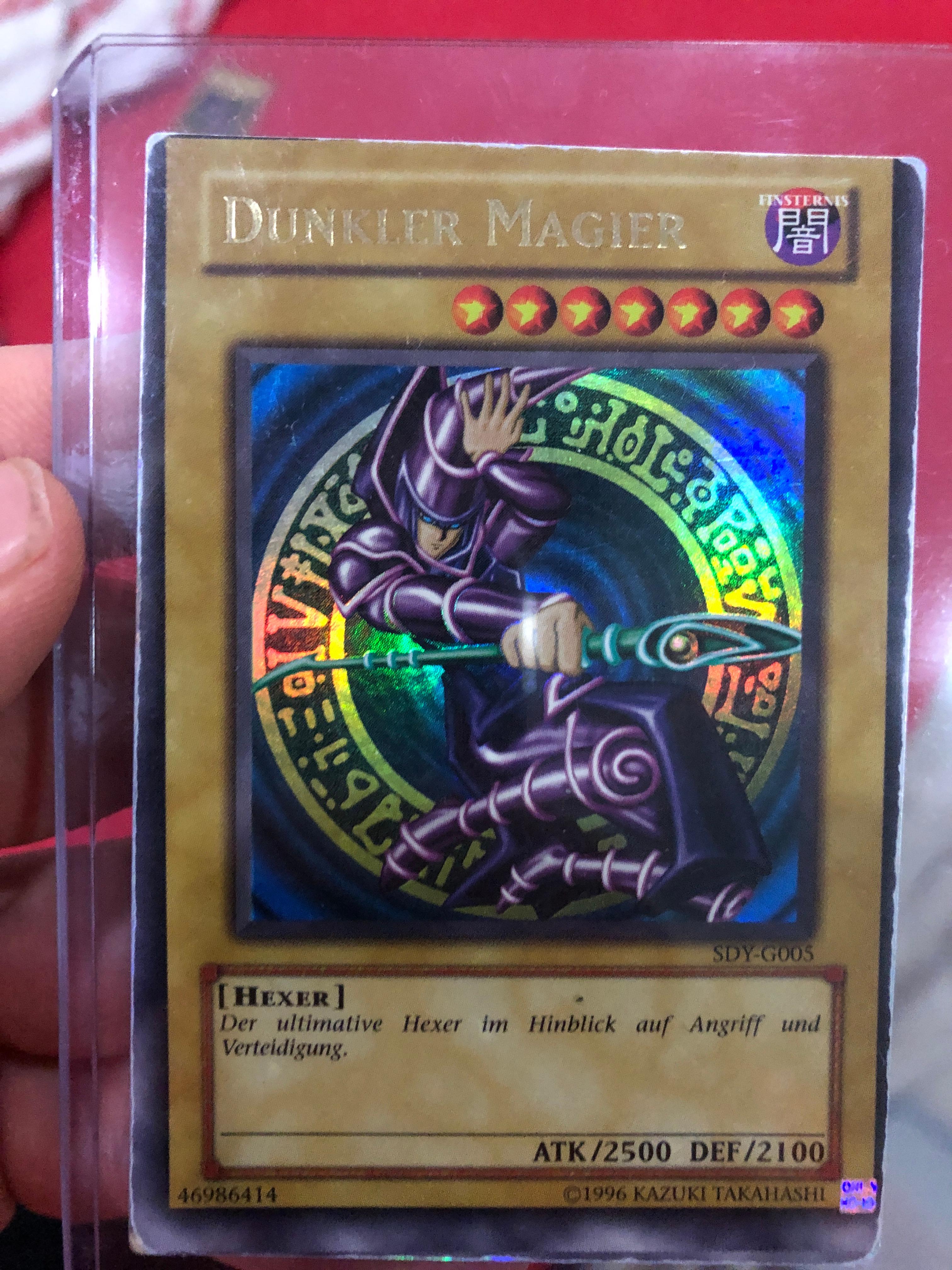 Interessanter Yu-GI-OH Dunkler Magier SDY misprint ...