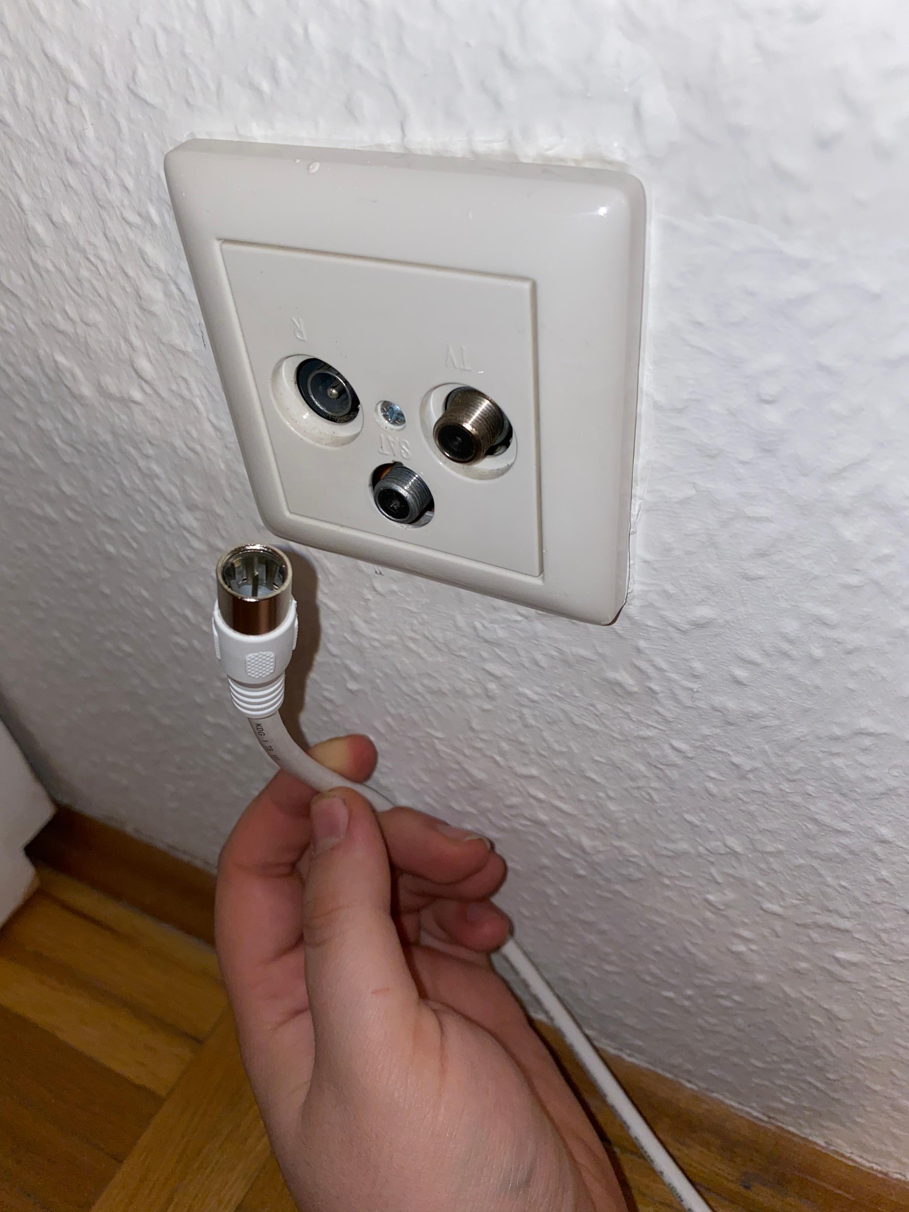 27+ Internet Kabel Anschluss Dose Images