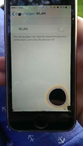 Iphone 5 display schwarz/gelb/violetter Fleck? (Apple