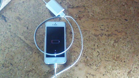 Kabel nicht in der Steckdose - (Akku, defekt, iPhone 5)