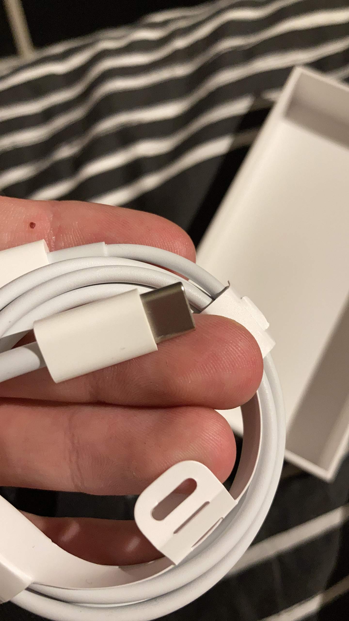 Iphone Se Statt Usb C Kabel Mit Normalen Kabel Laden Apple Iphone Se Statt Usb C Kabel Mit Normalen Kabel Laden Apple