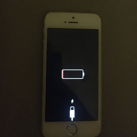 Iphone5s Zeigt An Das Es Ladt Geht Aber Nicht An Handy Apple Iphone Iphone5s Zeigt An Das Es Ladt Geht Aber Nicht An Handy Apple Iphone