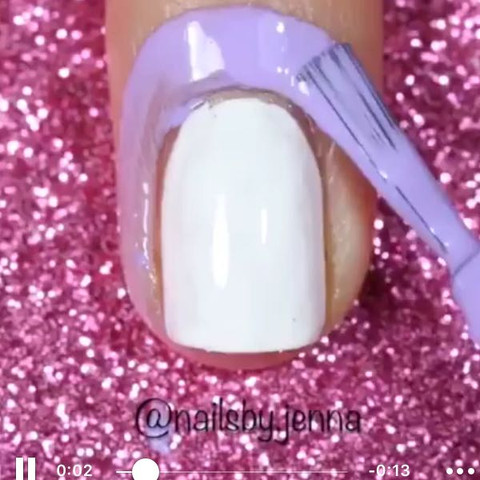 Ist Das Eigentlich Normaler Nagellack Und Darunter Creme Oder Ein Spezial Nagellack Weil Es Sich Wie Gummi Abziehen Lassen Kann Frauen Beauty