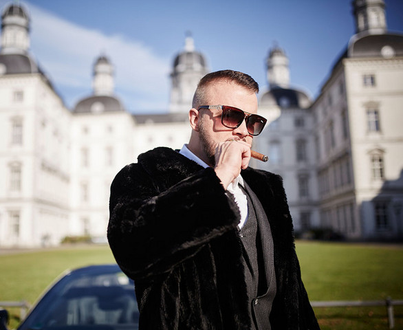 Ist Das Ein Bademantel Was Kollegah Anhat Frauen Mode Manner