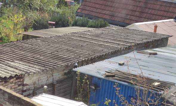 Ist das ein Dach aus Asbest?