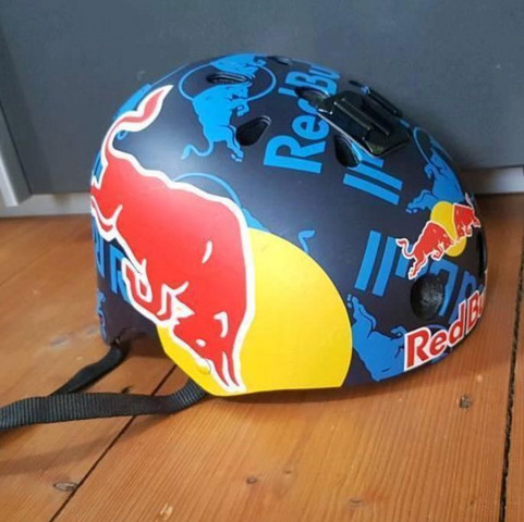 Ist das ein echter Red Bull Athleten Helm Mountainbike Ist das ein echter Red Bull Athleten Helm Mountainbike