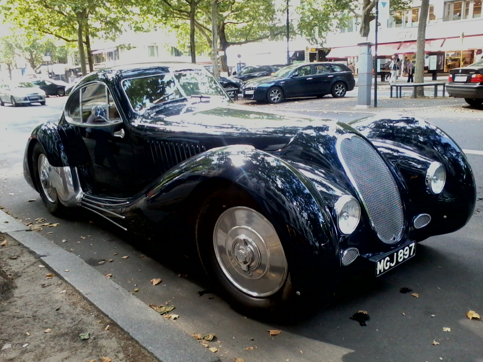 Ist das ein Oldtimer? (bentley)