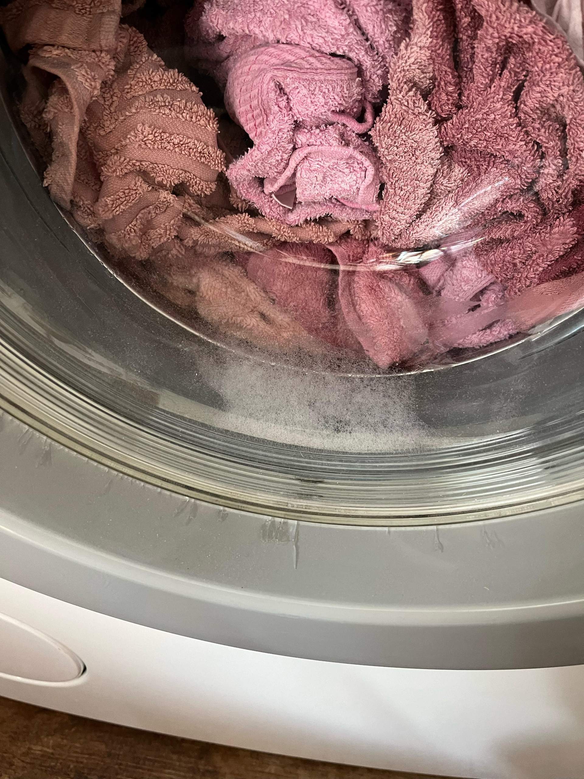 Ist das normal dass NACH dem waschen noch schaum in der trommel ist? (Reparatur, Elektrik