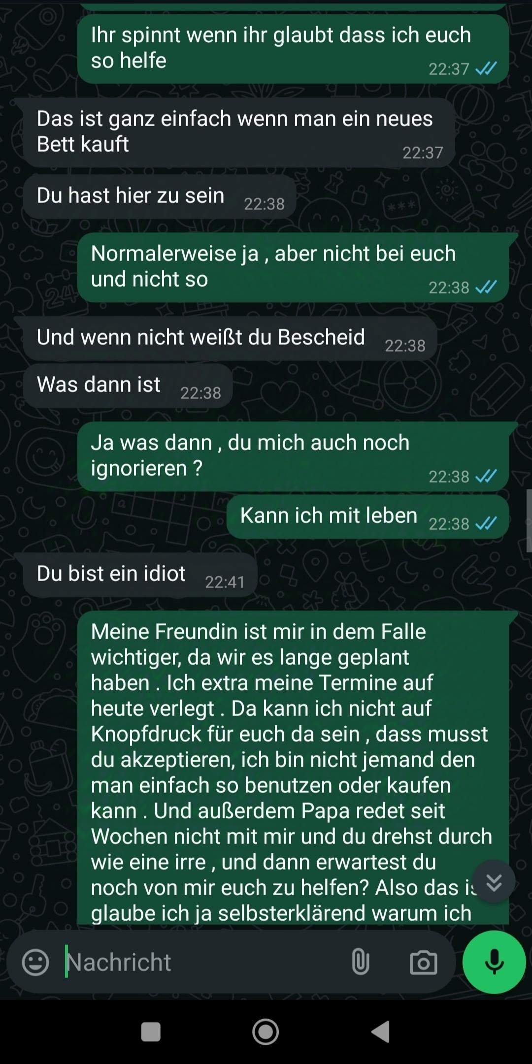 Ist das normale Wie meine Mutter mit mir umgeht? (Hass, psychische