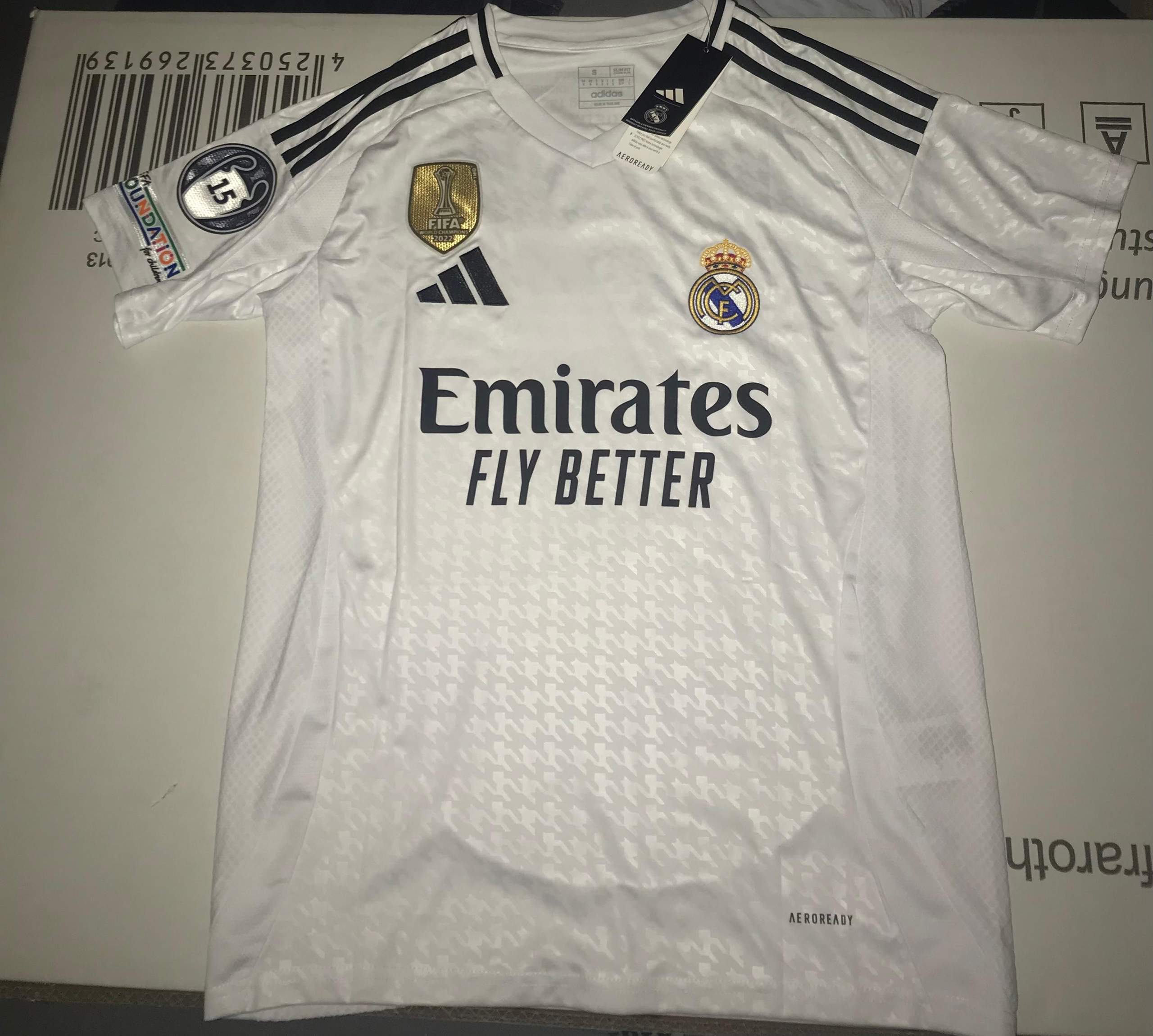 Ist das Real Madrid Trikot original oder Fake FIFA adidas Fussballtrikot