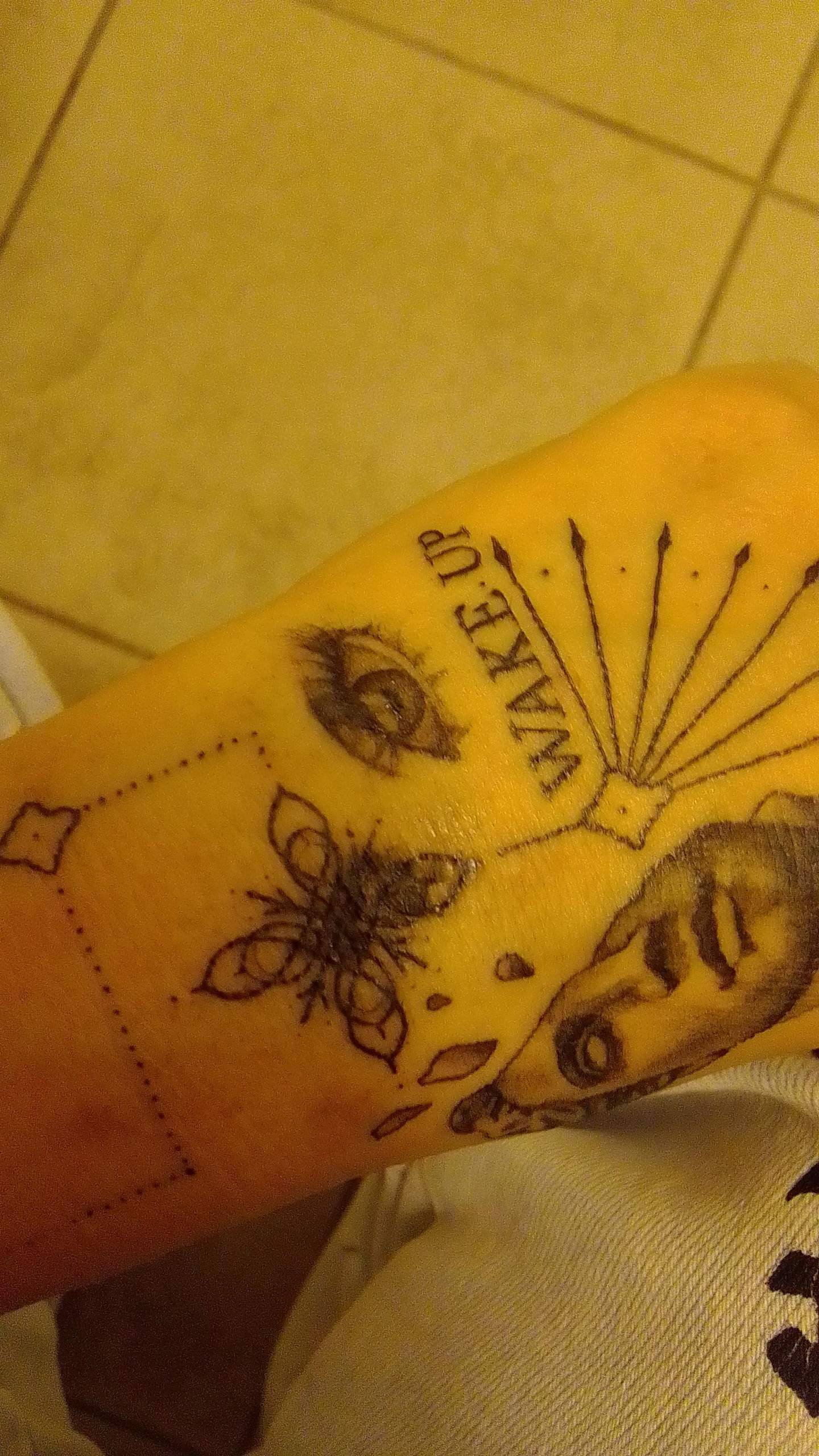 Woran Erkenne Ich Dass Mein Tattoo Abgeheilt Ist Ist das so normal und wird es später wieder schön? (Aussehen, Tattoo
