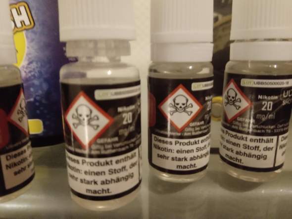 Ist Das To Much Dampfen Nikotin E Zigarette Liquid Ist Das To Much Dampfen Nikotin E Zigarette Liquid
