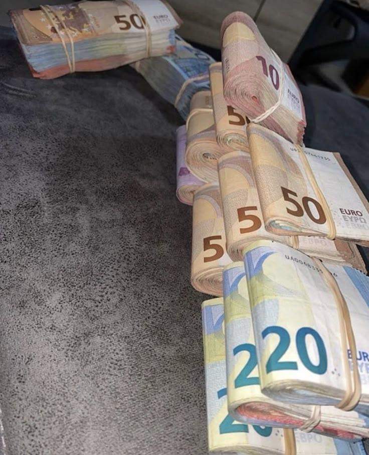 Ist das viel Geld oder google Foto? (Samsung, WhatsApp)
