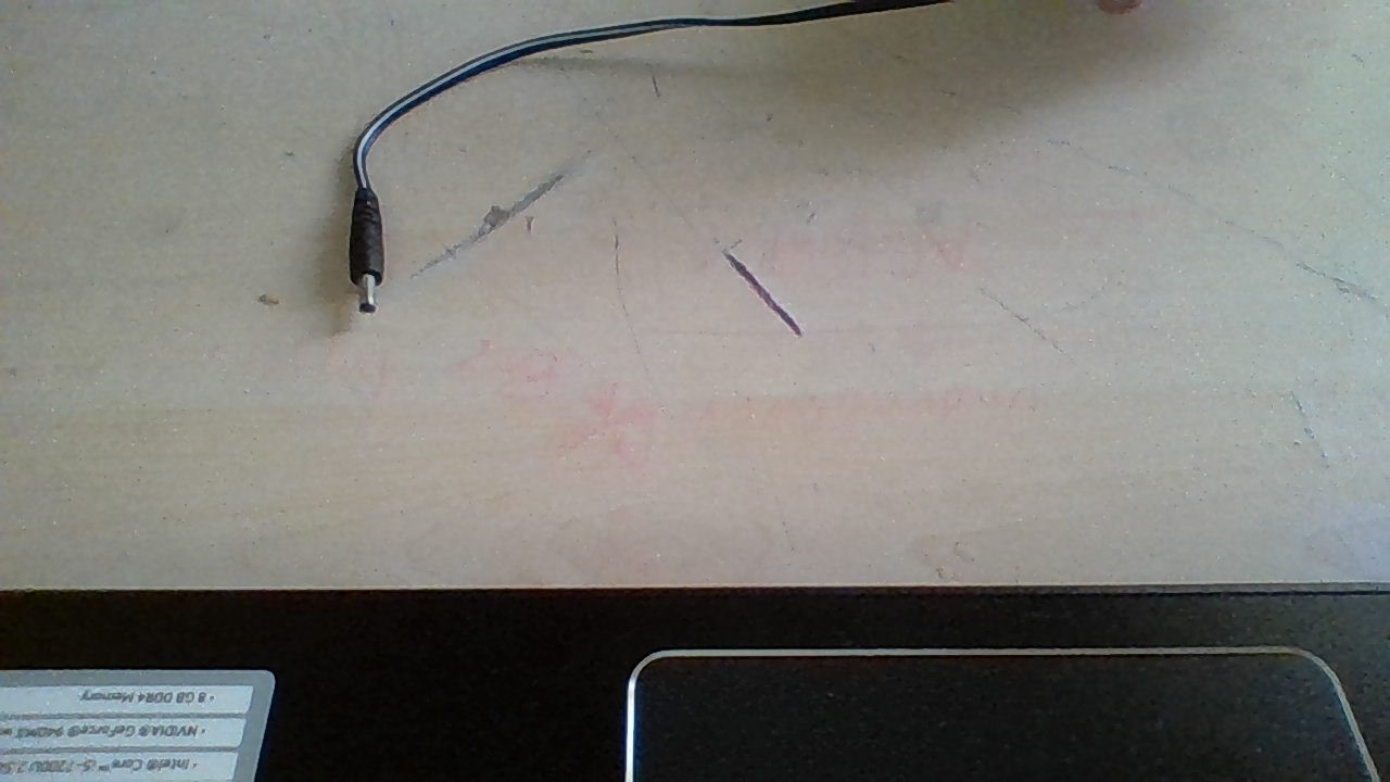 Ist das Weiß markierte Kabel Plus oder Minus? (Computer, PC, Technik)