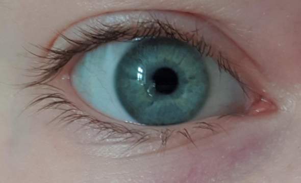  - (Augenfarbe, Blau oder Türkis )