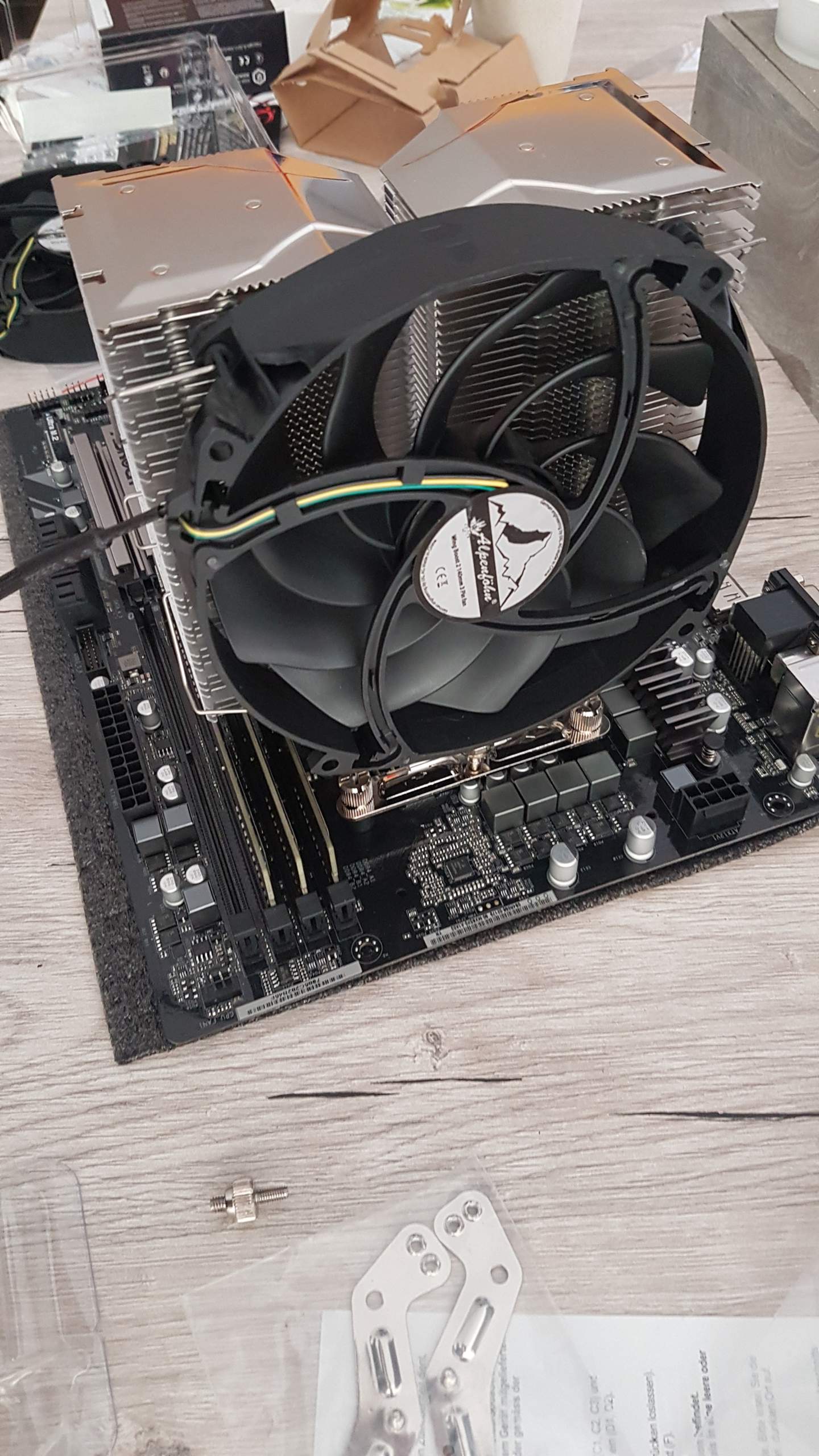 Wie Rum Cpu-Lüfter Einbauen? : CPU-Lüfter über UEFI und Software regeln ...