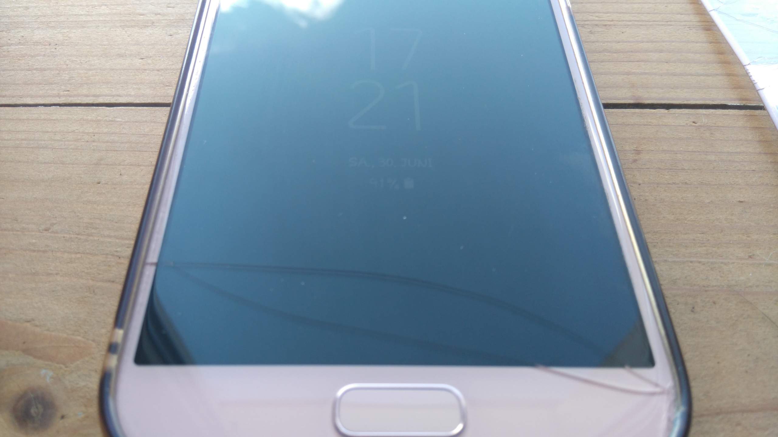 Ist der Riss im Display tief? (Handy, Displayschaden)