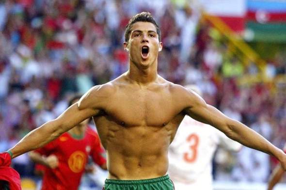 Ist der Weltstar Cristiano Ronaldo auf dem Bild euer Typ?