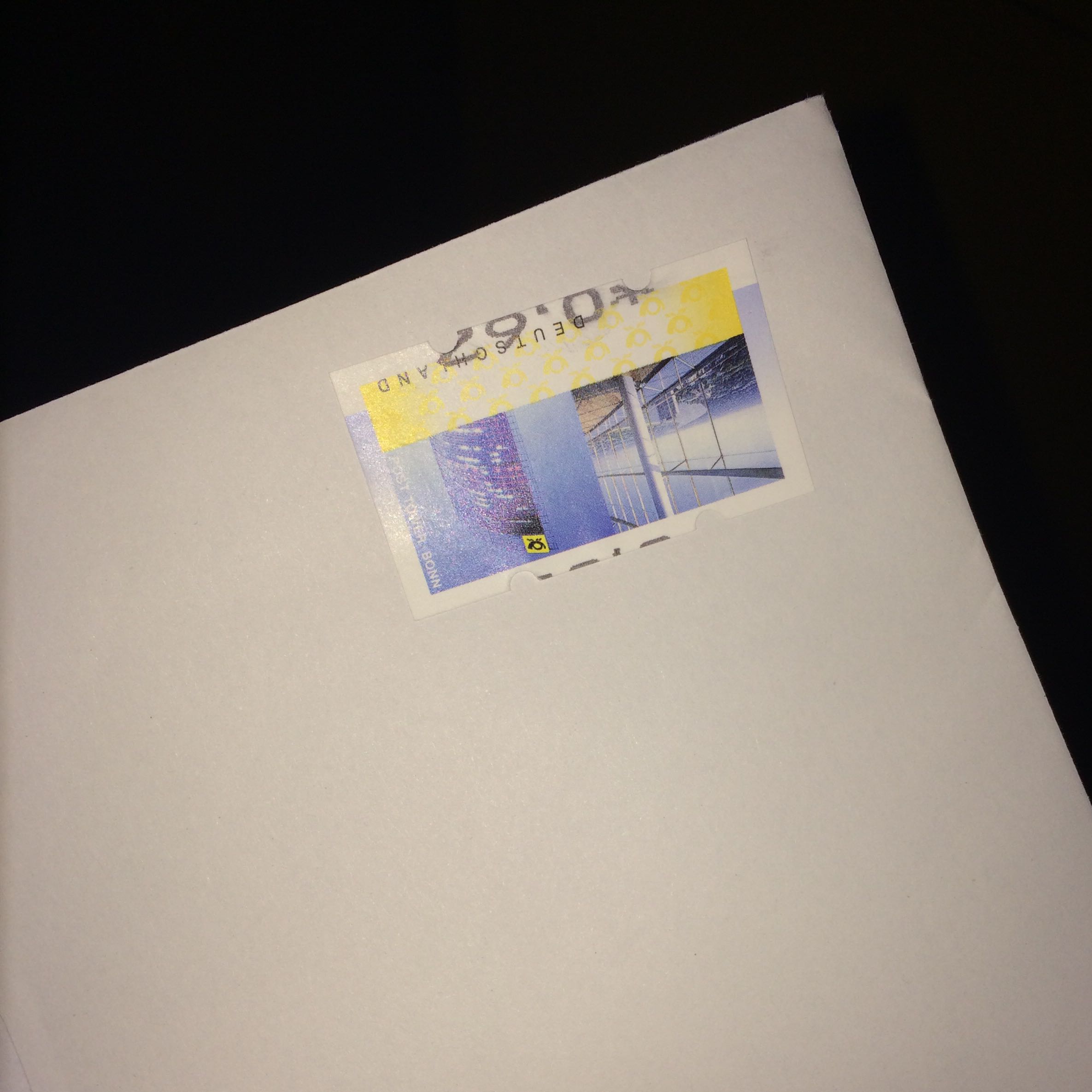 Ist Die Briefmarke Richtig Aufgeklebt Post Briefmarken