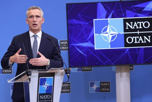 Ist die NATO-OTAN-Flagge nicht total unkreativ?