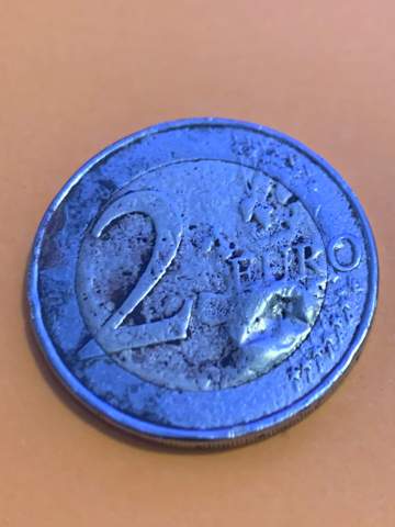 - (Geld, Wert, Münzen)