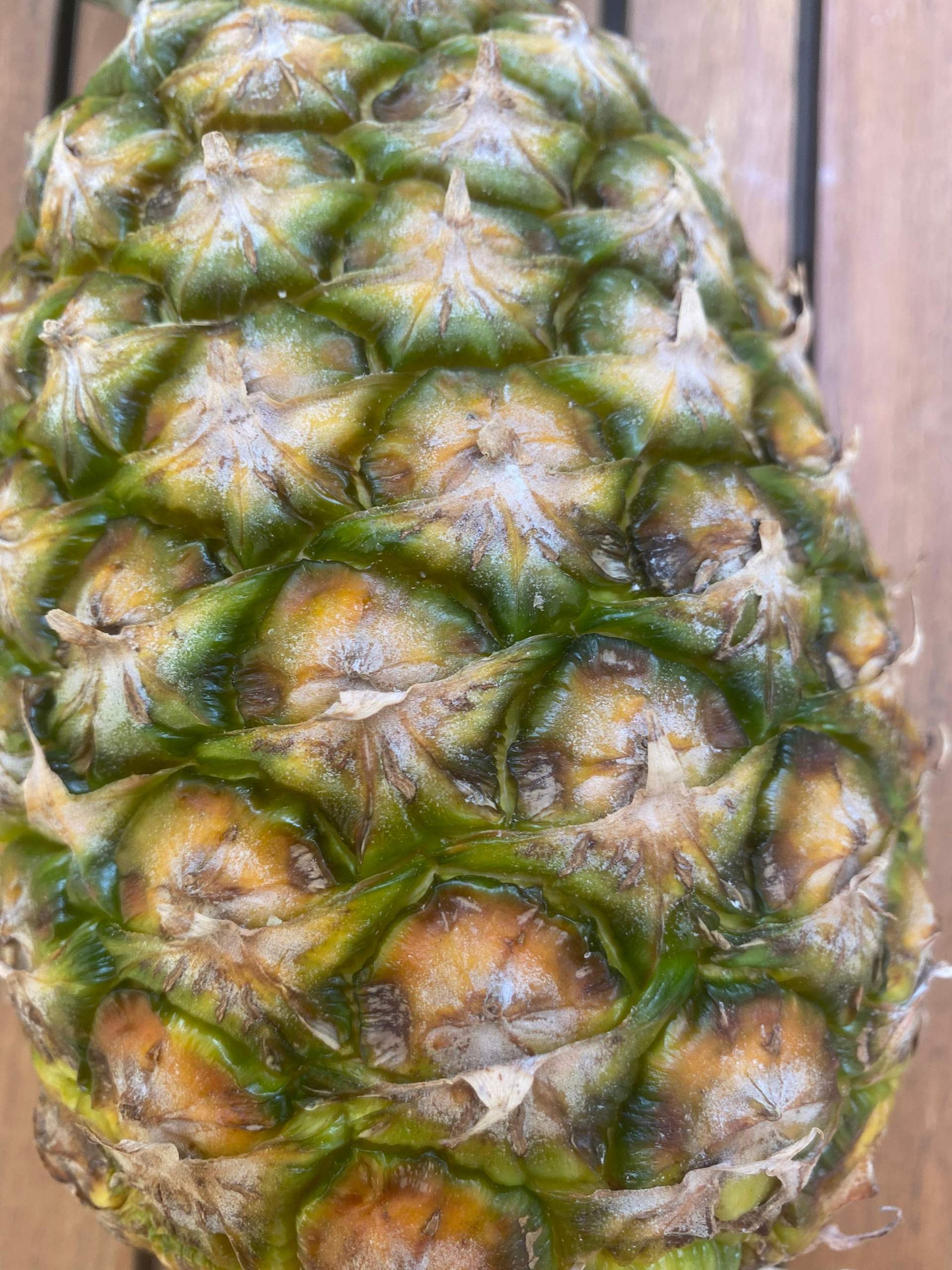 Ist diese Ananas schon reif genug? (Ernährung, Obst)
