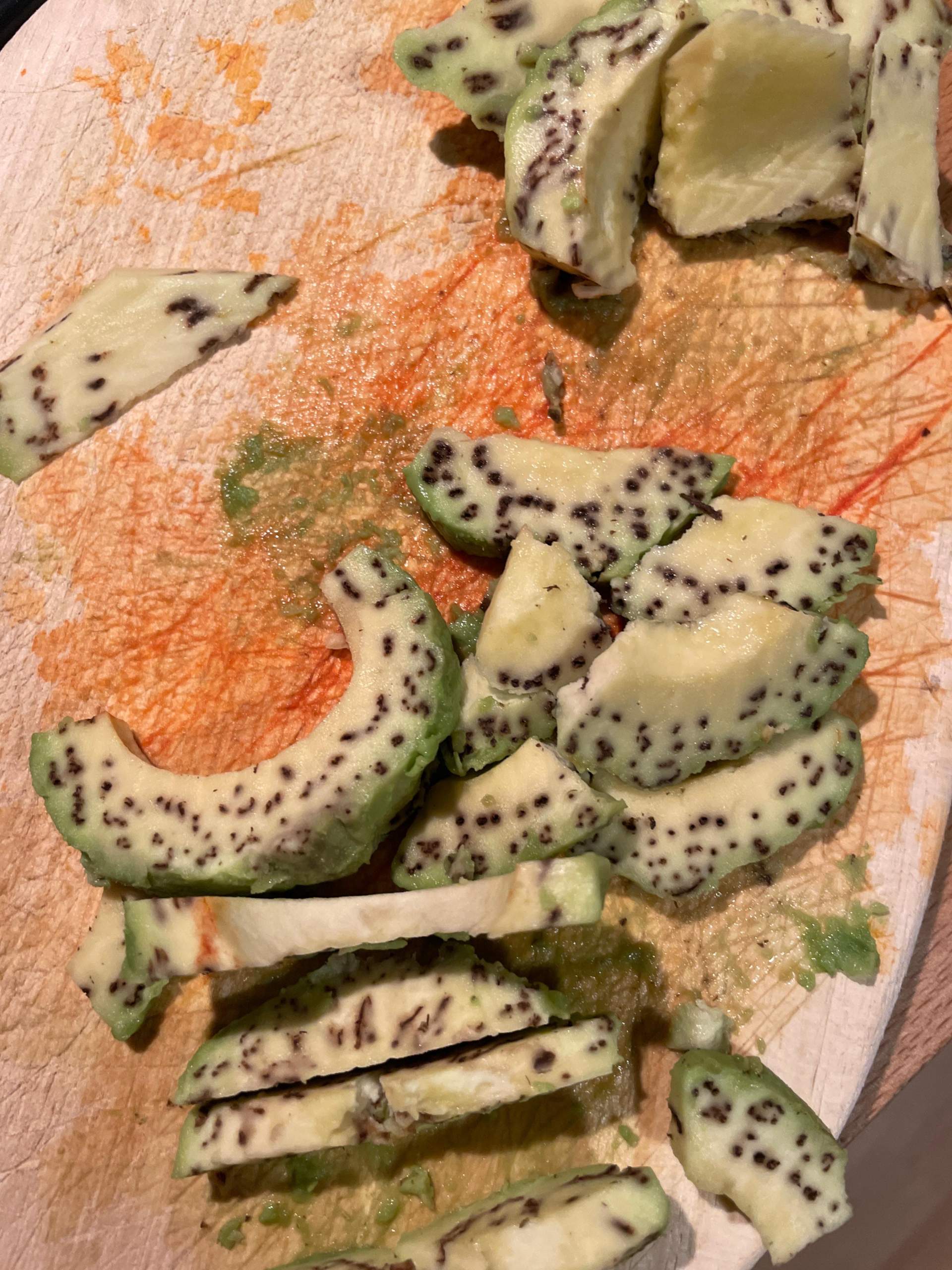 Ist diese Avocado noch gut? (Ernährung, Essen, Schimmel)