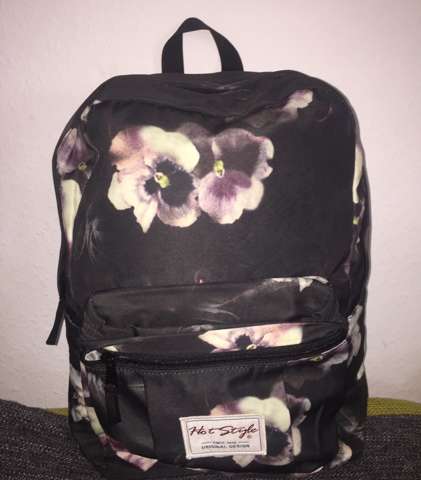 Ist Diese Schultasche Fur Die 7 Klasse In Ordnung Schule Madchen Gymnasium