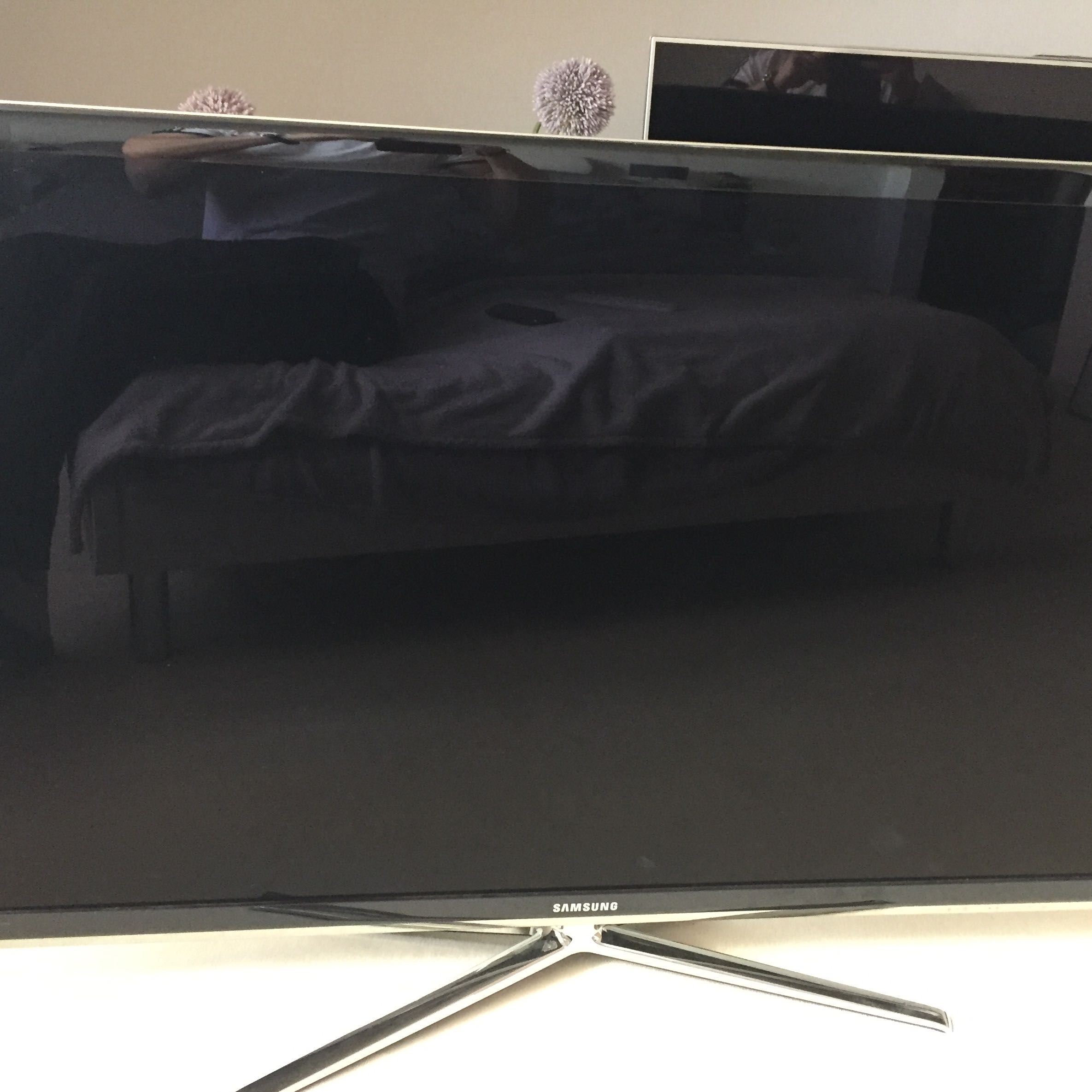 Ist Dieser Samsung Fernseher Ein Eu Modell Benotigt Man Einen Zusatzlichen Receiver Fur Wieviel Geld Kann Man Ihn Realistisch Verkaufen Verkauf Elektronische Gerate